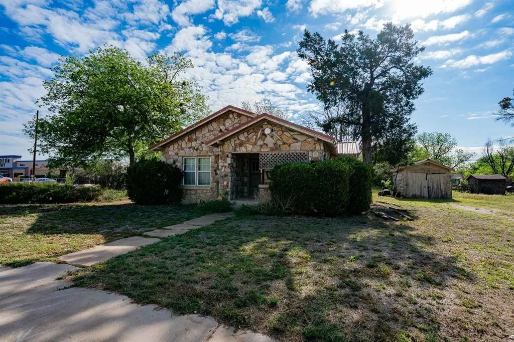 1104 N Avenue Avenue E, Haskell, TX 79521
