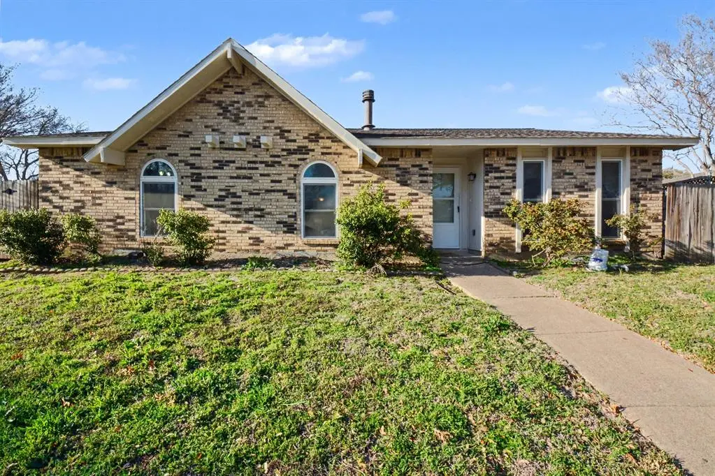 750 Greenhill Lane, Grand Prairie, TX 75052