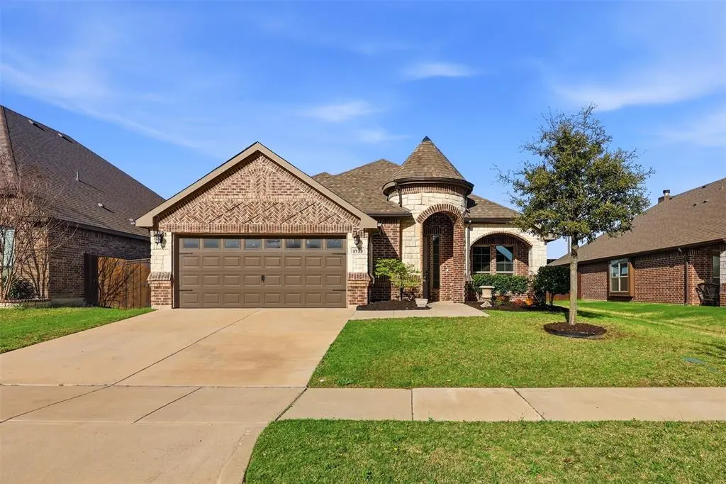 1739 Riviera Drive, Waxahachie, TX 75165