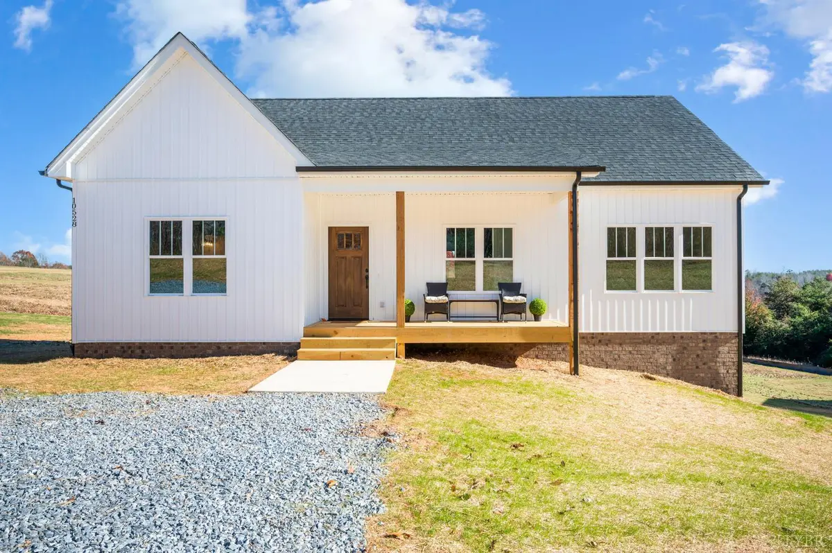 10528 Leesville RD, Lynch Station, VA 24571