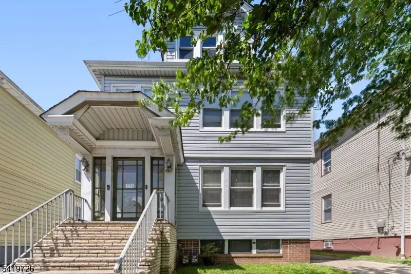 144 Bellevue St #1, Elizabeth City, NJ 07202