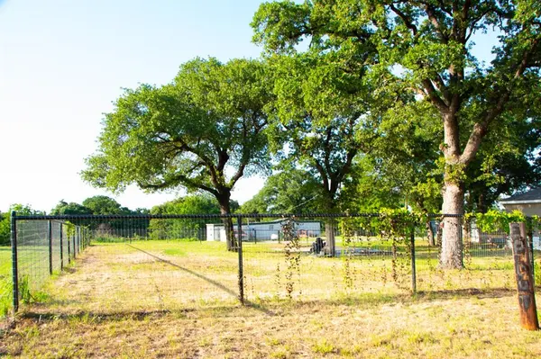 289 Belle Place, Springtown, TX 76082