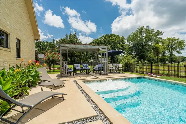 310 Splitrail Drive, Mabank, TX 75143