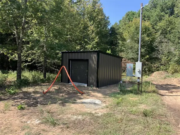 75 County Road 2115, Bagwell, TX 75412