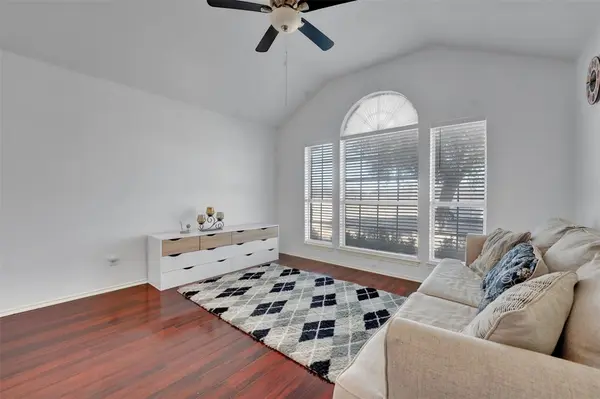 700 N Emma Drive, Arlington, TX 76002