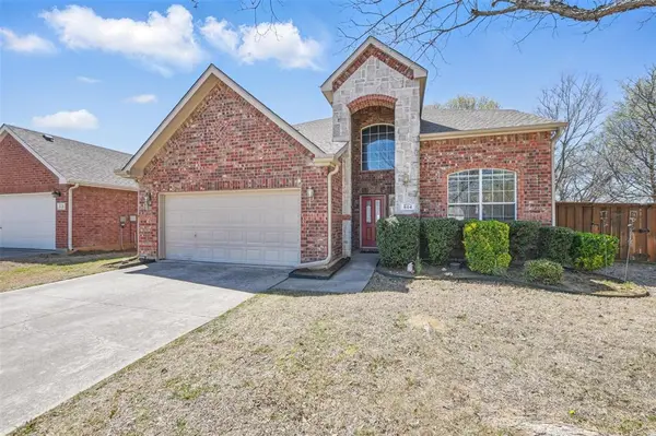 804 Starling Lane,  Aubrey,  TX 76227