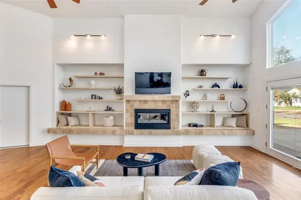 8702 San Fernando Way, Dallas, TX 75218