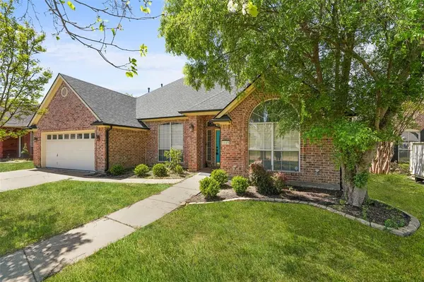 1115 Brook Arbor Drive, Mansfield, TX 76063