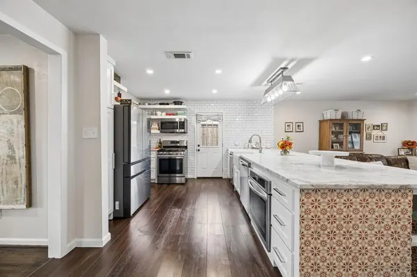 9422 Lenel Place, Dallas, TX 75220