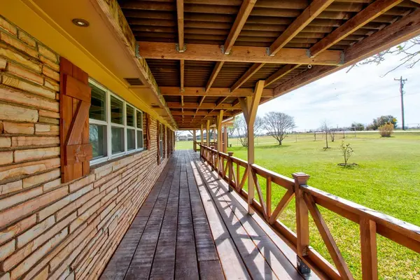 3884 E Lois Road, Sanger, TX 76266