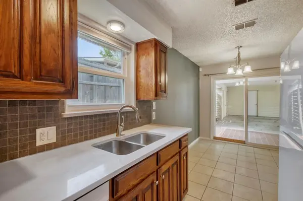 2913 Marys Lane, Fort Worth, TX 76116