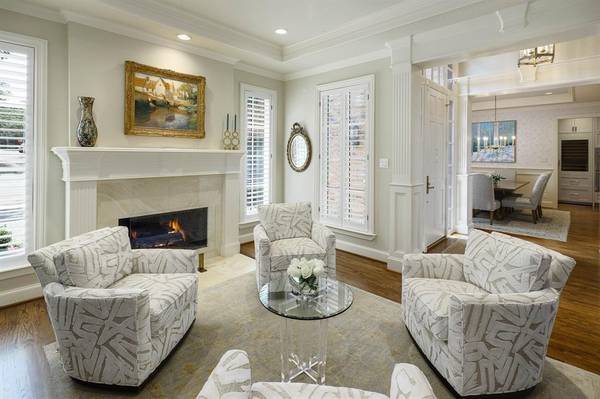 17 Ashton Court, Dallas, TX 75230