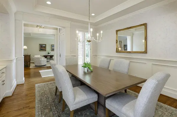 17 Ashton Court, Dallas, TX 75230