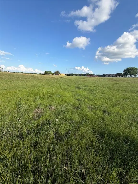 2000 Lakeside Drive, Bonham, TX 75418