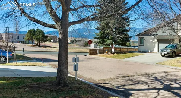 4529 Castlepoint DR, Colorado Springs, CO 80917