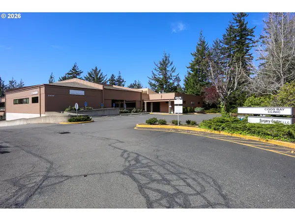 2699 N 17TH ST, Coos Bay, OR 97420