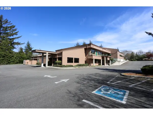 2699 N 17TH ST, Coos Bay, OR 97420