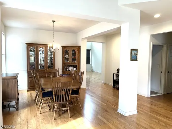 9 Bryant Ct, Franklin Twp., NJ 08873