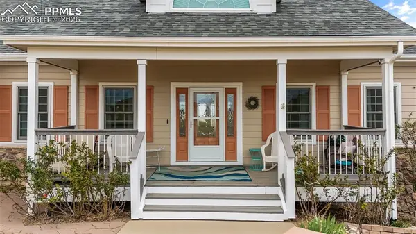 979 Pinehurst CT, Bennett, CO 80102