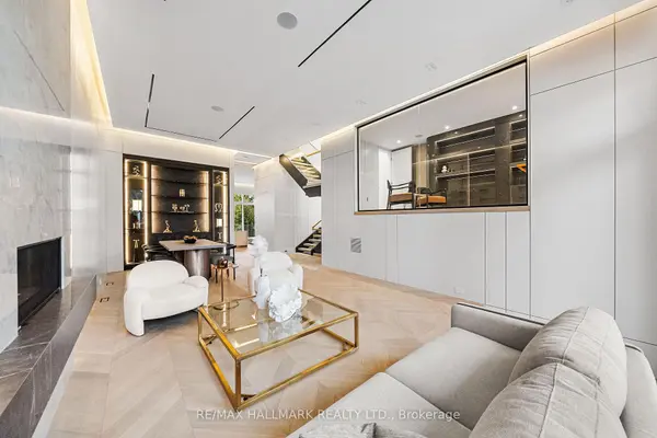 167 Parkhurst BLVD, Toronto C11, ON M4G 2E9