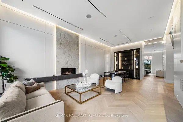 167 Parkhurst BLVD, Toronto C11, ON M4G 2E9