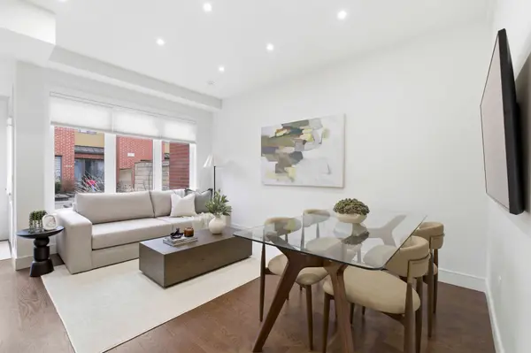 9R Clintwood Gate #18, Toronto C13, ON M3A 0A8