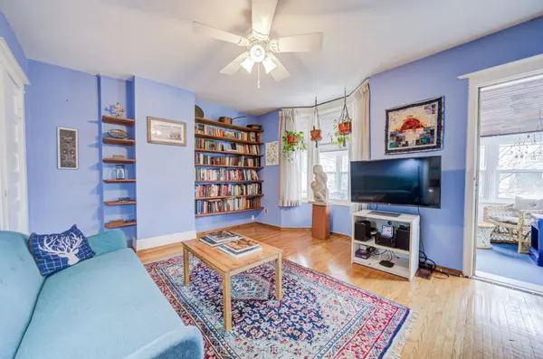 617 Clinton ST, Toronto C02, ON M6G 2Z8