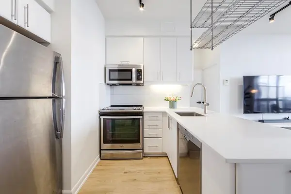 33 Sheppard AVE E #3100, Toronto C14, ON M2N 7K1