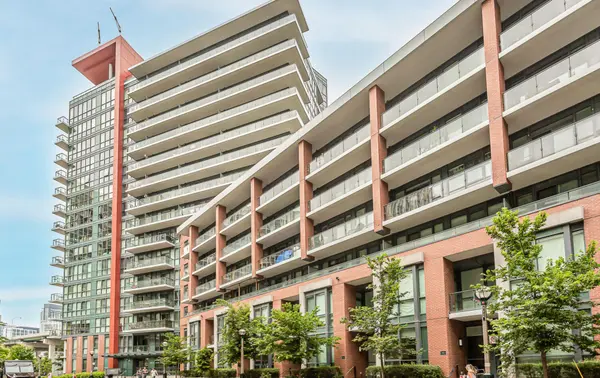 50 Bruyeres Mews #901, Toronto C01, ON M5V 0H8