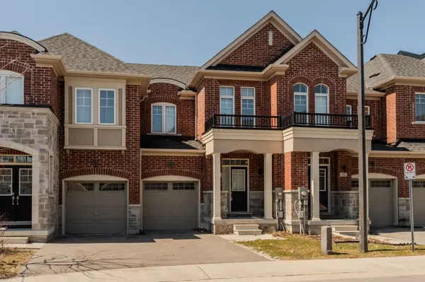 64 DUNDONALD TRL, Newmarket, ON L3Y 0E1