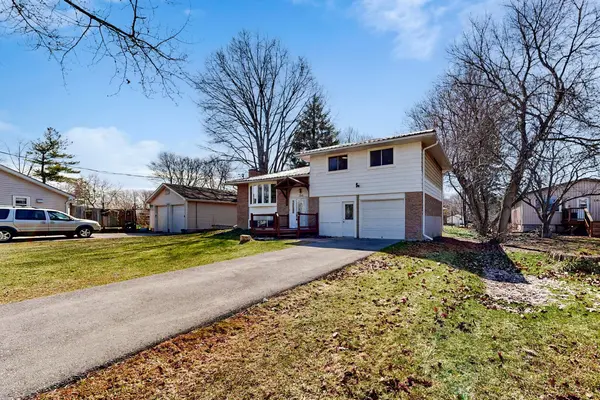 100 River DR, East Gwillimbury, ON L9N 1A4