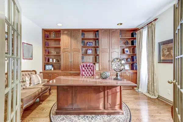 118 Cowan DR, Vaughan, ON L4L 3E9