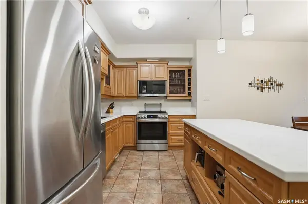 615 Saskatchewan CRESCENT W #207, Saskatoon, SK S7M 0A5