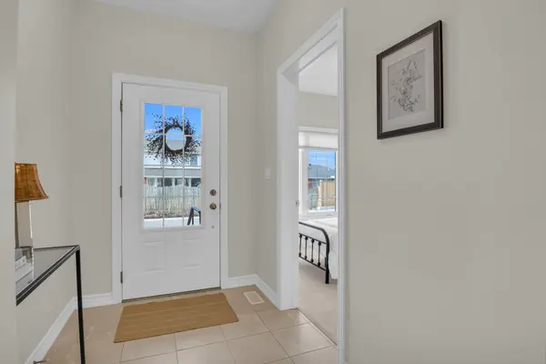 9 Braida LN #17, Halton Hills, ON L7J 1P9