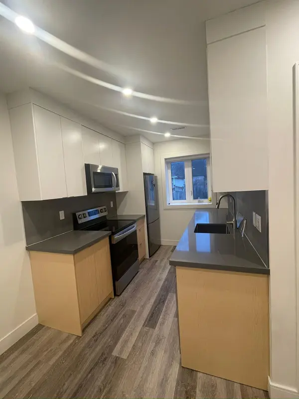 71 Chamberlain AVE #Main, Toronto W04, ON M6E 4J9