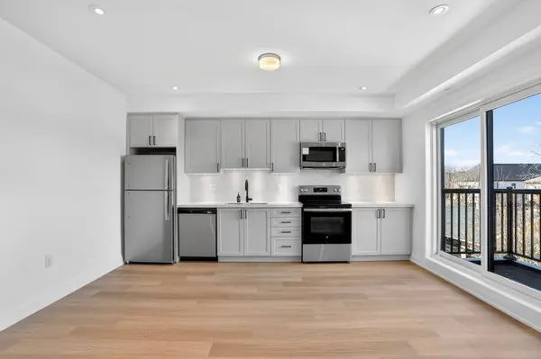 218 Aileen AVE #B, Toronto W03, ON M6M 1G4