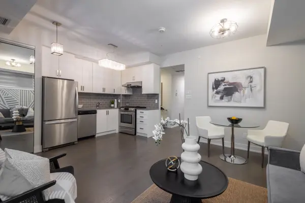 670 Atwater AVE #1, Mississauga, ON L5G 0B6