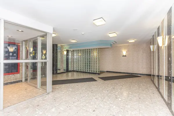 3077 Weston RD #1704, Toronto W05, ON M9M 3A1