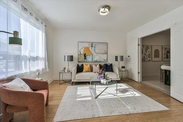 5 Regent ST, Toronto W03, ON M6N 3N6