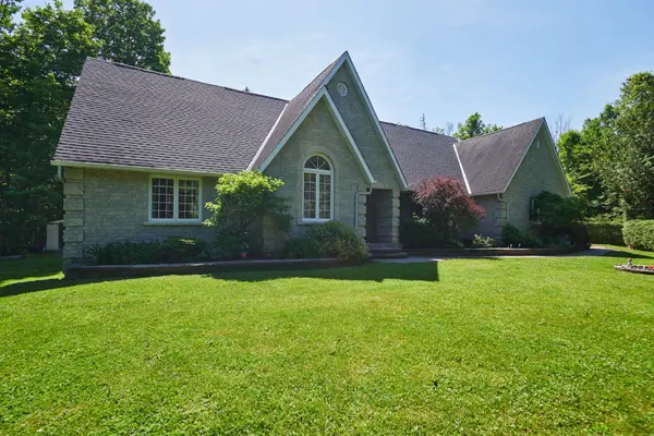 2069 Highway 132 HWY, Admaston/bromley, ON K7V 3Z7