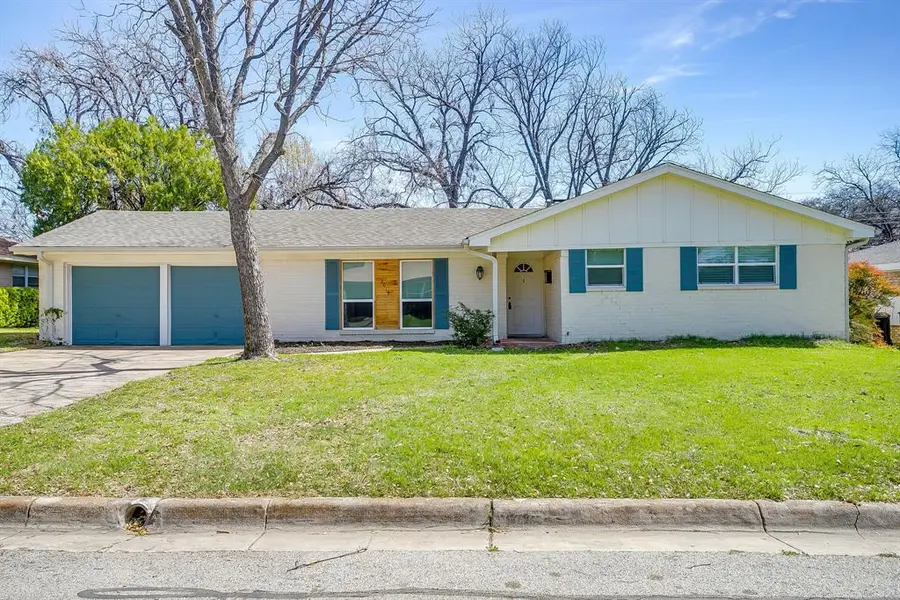 6013 Worrell Drive, Fort Worth, TX 76133