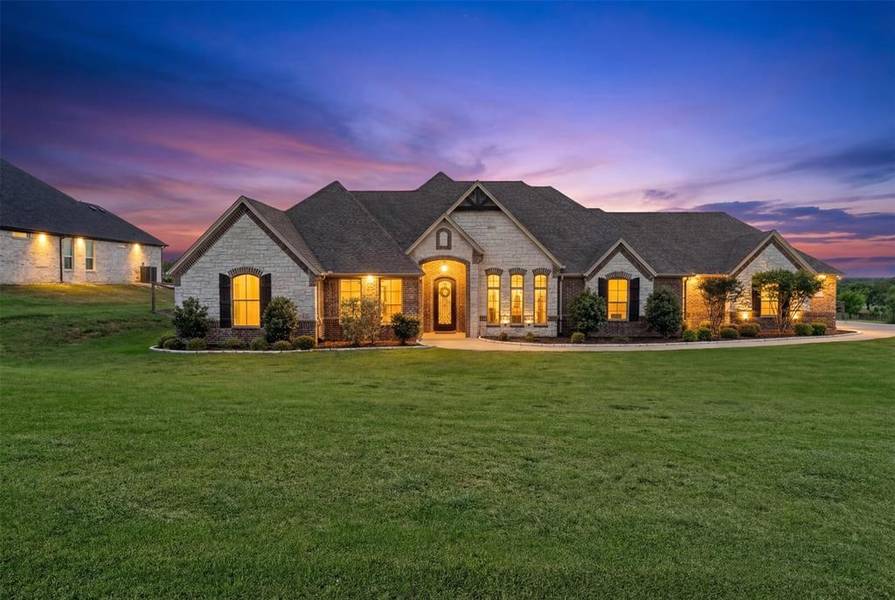 209 Martin Drive, Granbury, TX 76049