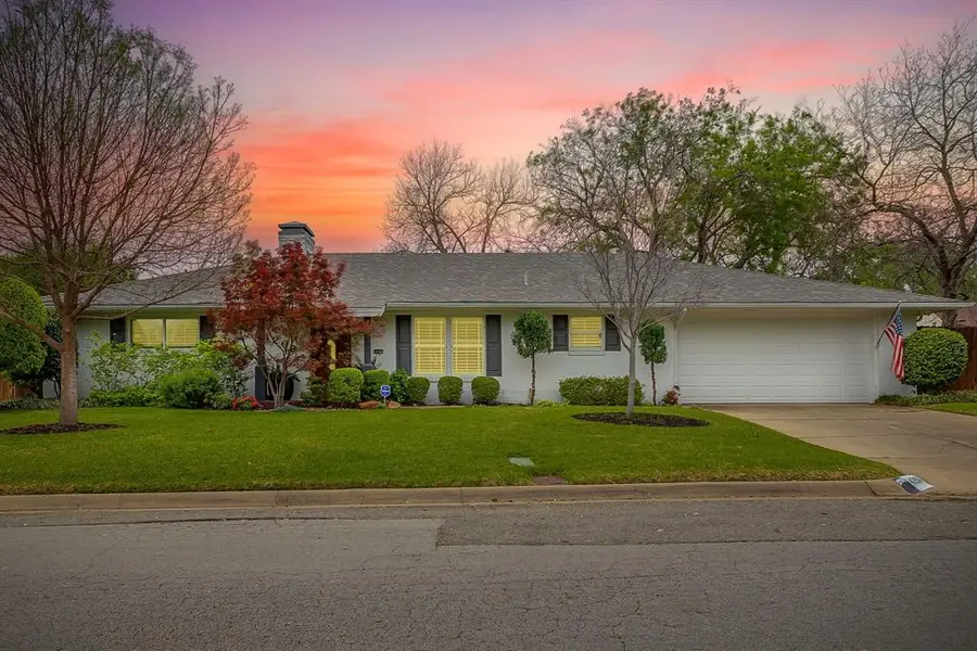 4209 Bilglade Road, Fort Worth, TX 76109