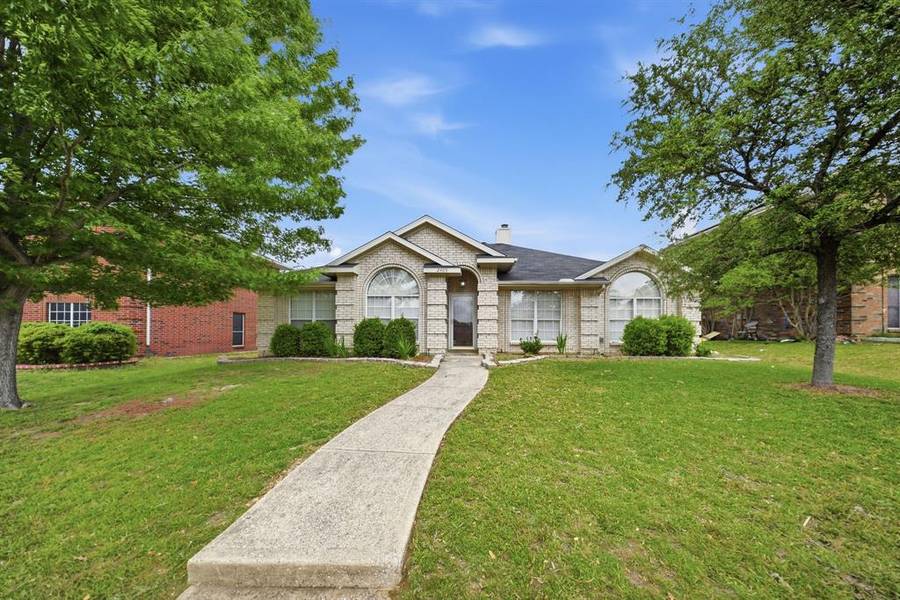 2409 Buckeye Drive, Mesquite, TX 75181