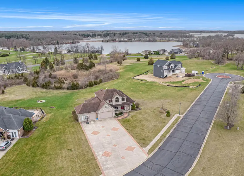 17 Coronado DR, Leoni Twp, MI 49201