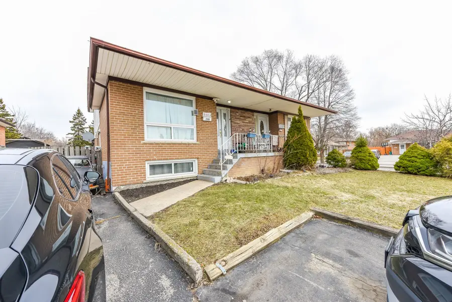 7101 Codlin AVE, Mississauga, ON L4T 2M3
