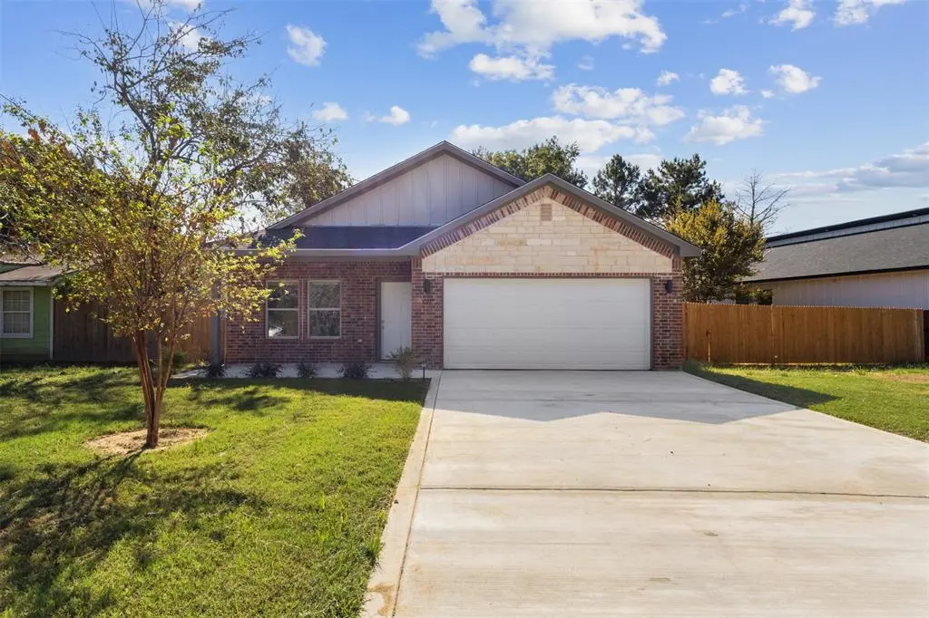 1011 Maloma Court, Tool, TX 75143