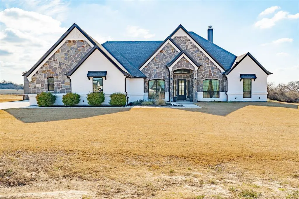 435 Creekside Court, Weatherford, TX 76087