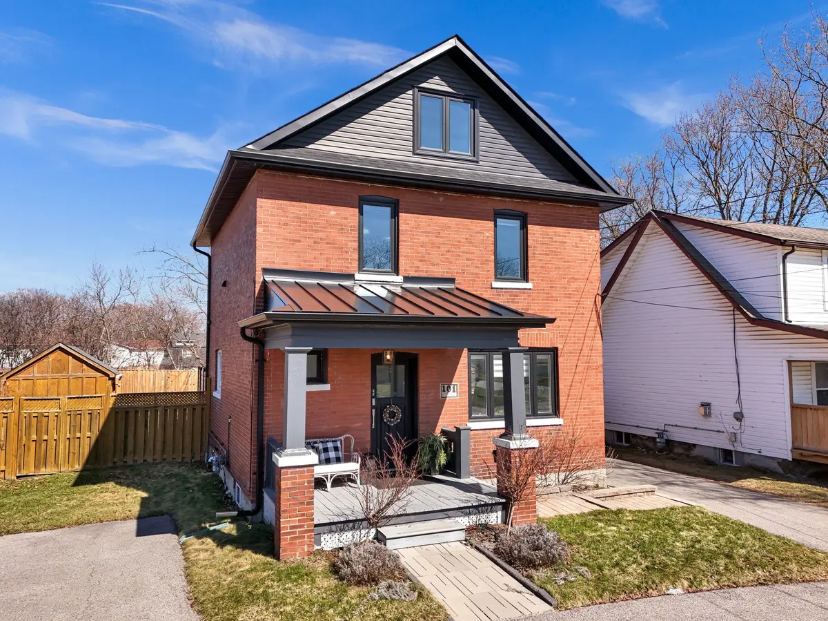 101 Gibbons ST, Oshawa, ON L1J 4Y1