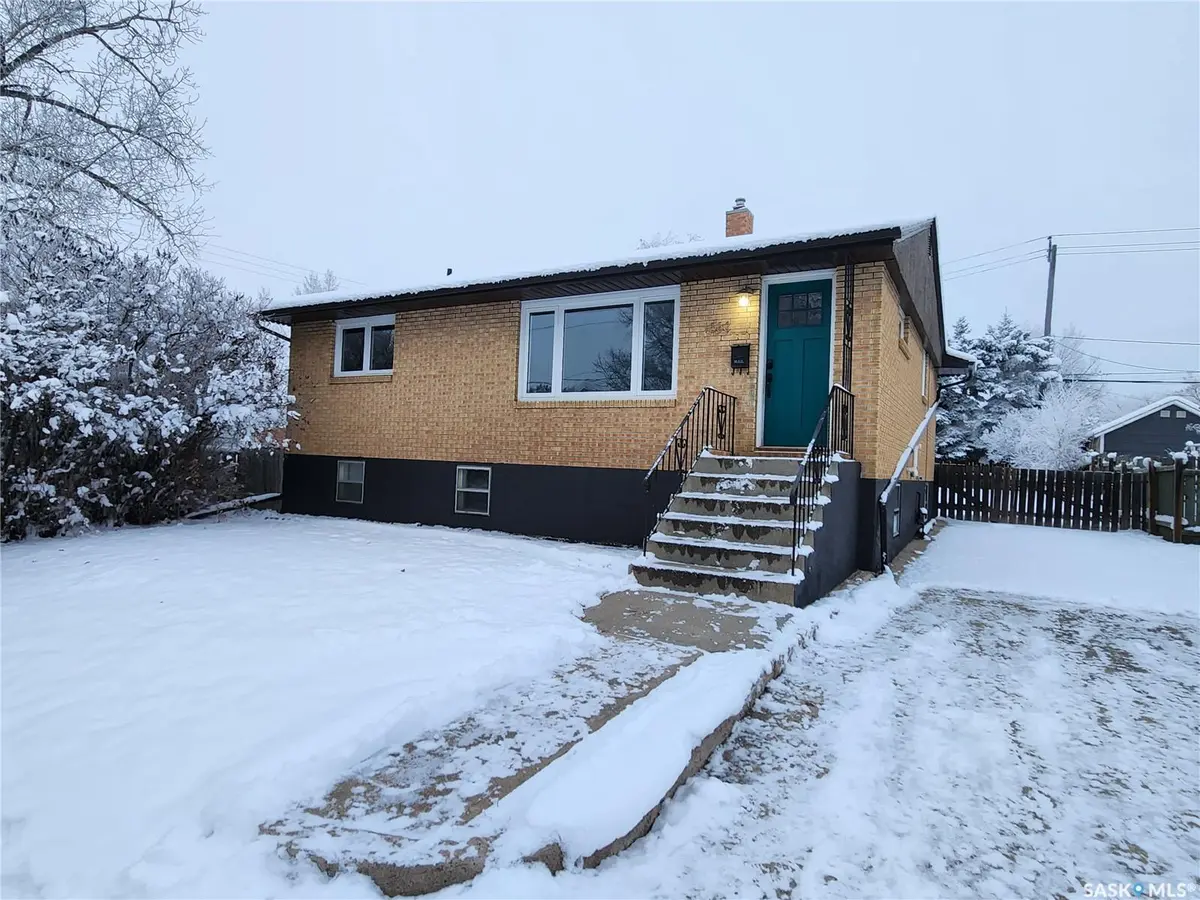 1533 Young STREET, Estevan, SK S4A 0J5